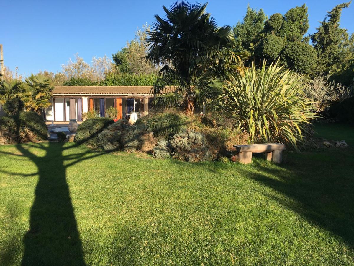 Mas De La Butte Blanche Bed and Breakfast Orgon Εξωτερικό φωτογραφία