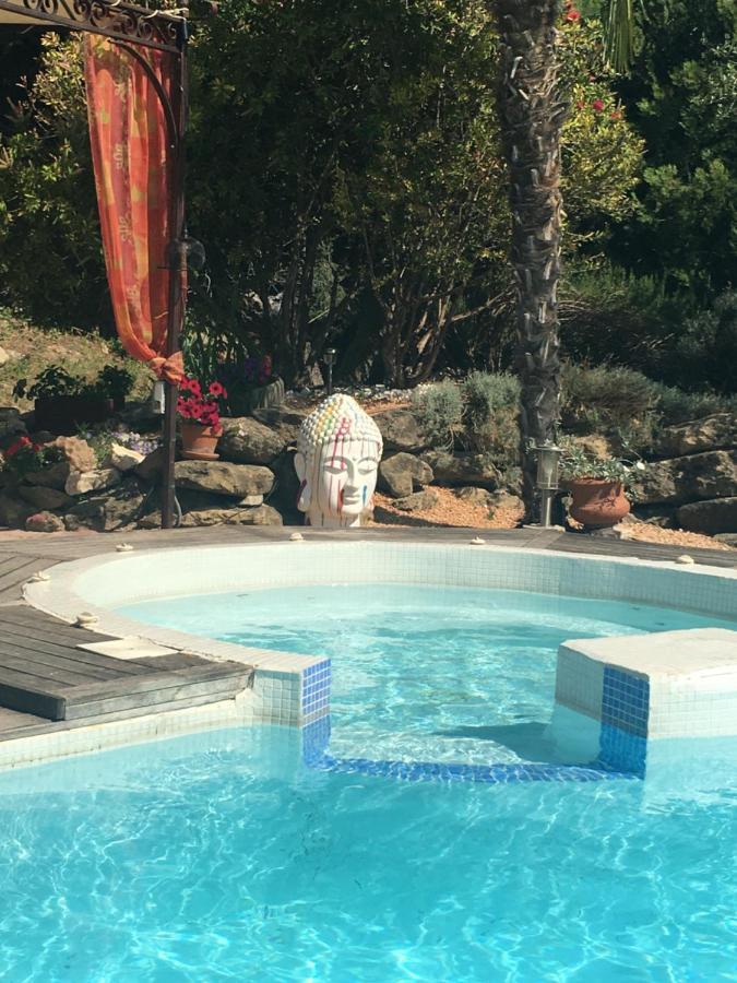 Mas De La Butte Blanche Bed and Breakfast Orgon Εξωτερικό φωτογραφία