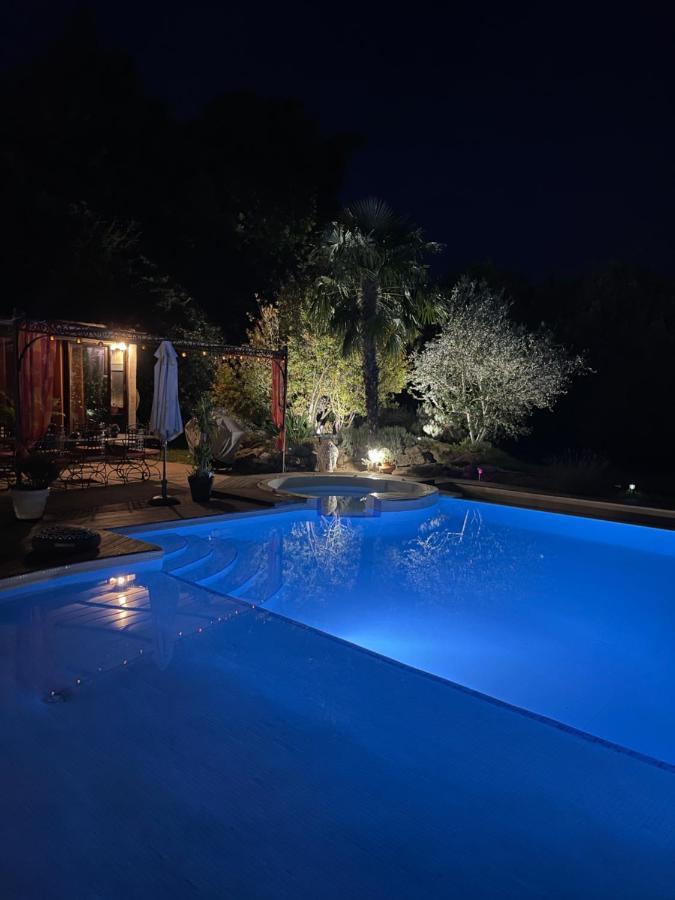 Mas De La Butte Blanche Bed and Breakfast Orgon Εξωτερικό φωτογραφία