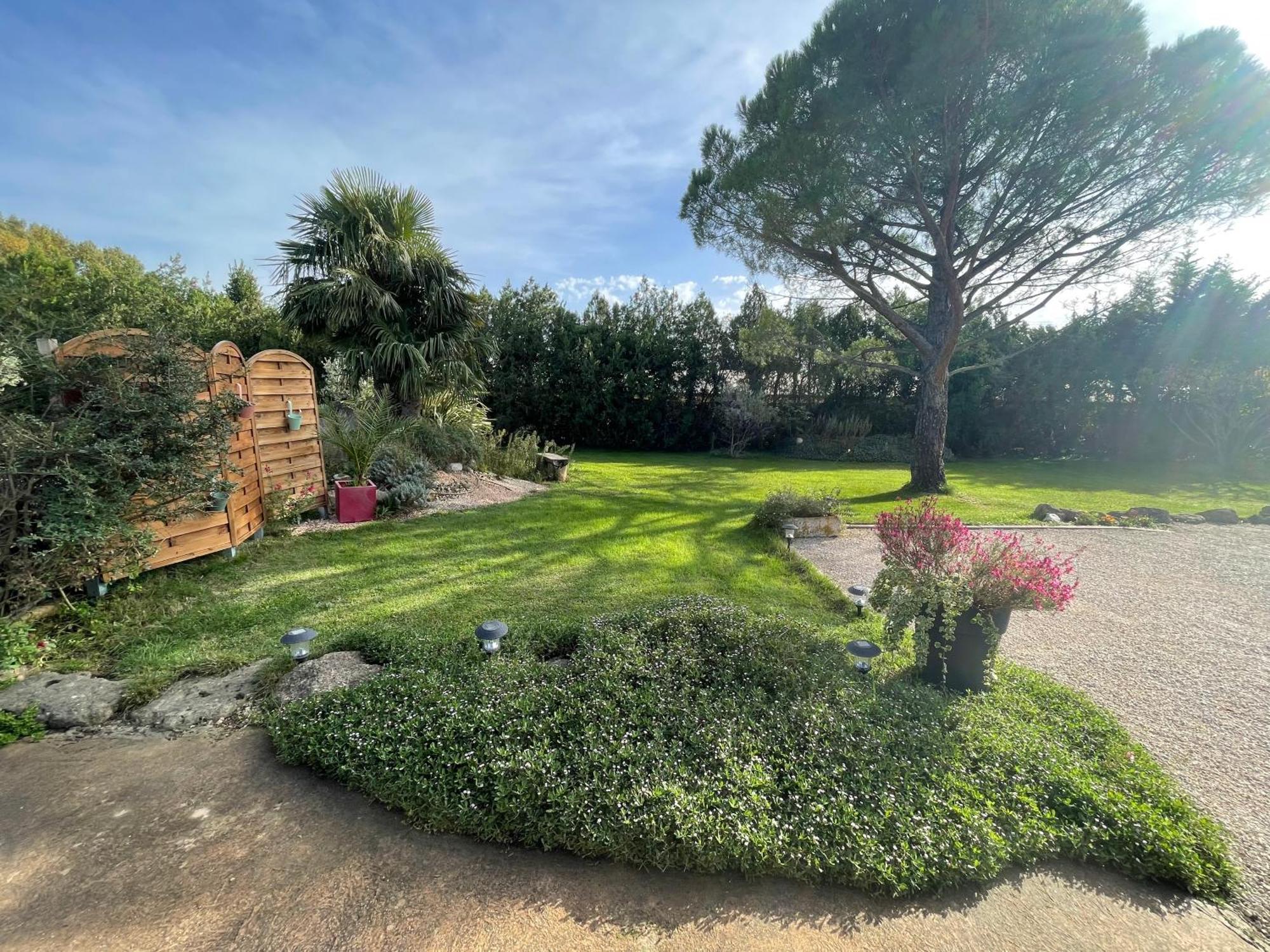 Mas De La Butte Blanche Bed and Breakfast Orgon Εξωτερικό φωτογραφία